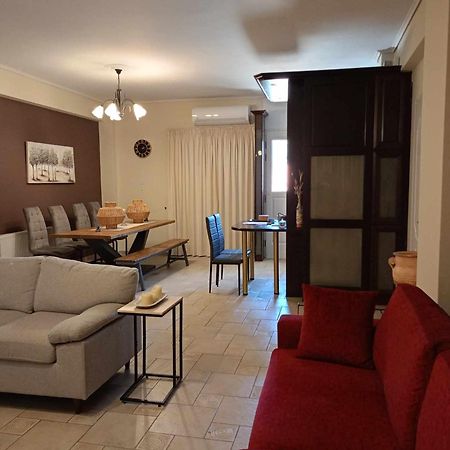 Comfortable Apartment In Kiato Esterno foto